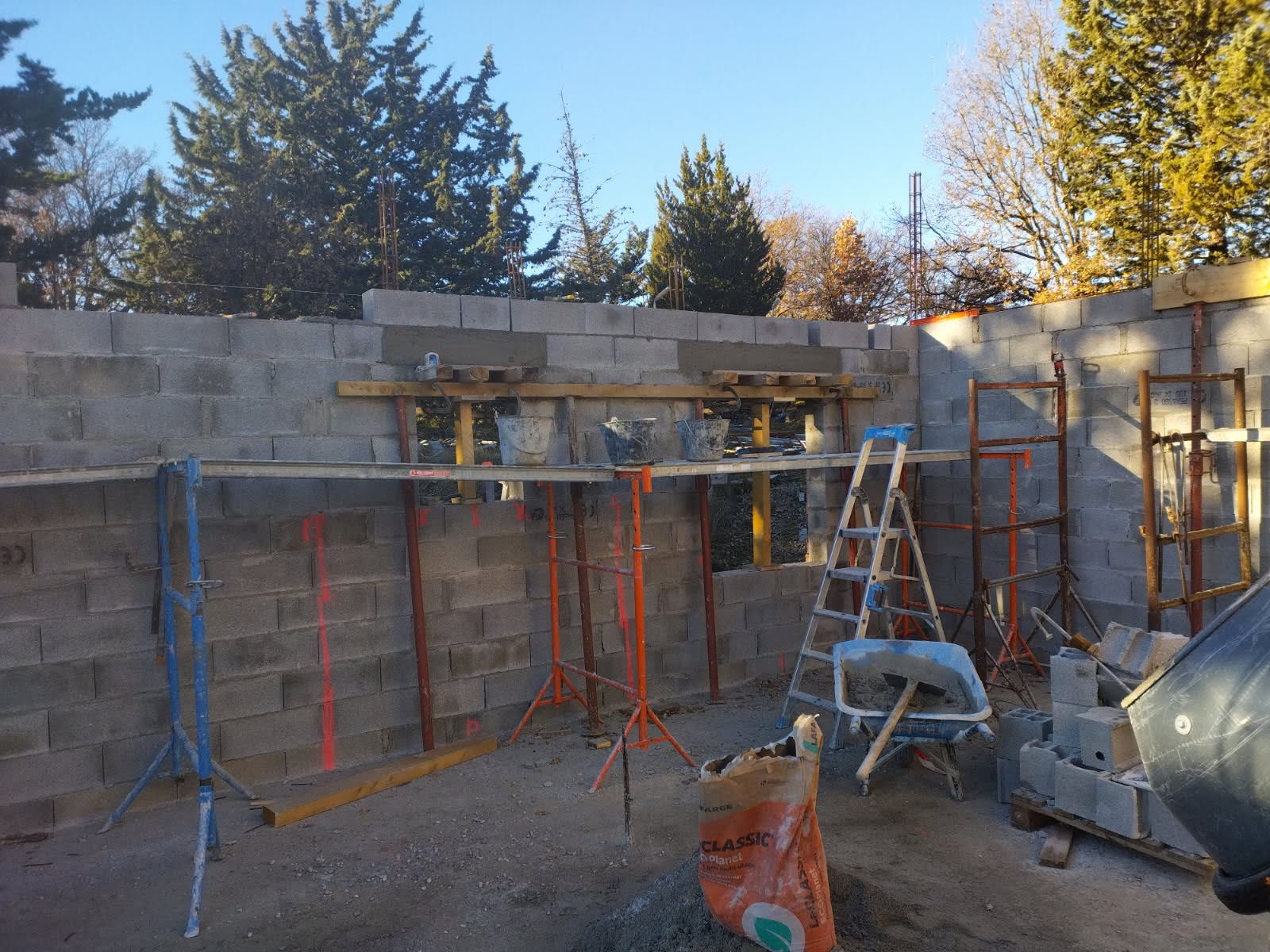 Extension maçonnerie avec étaiement et structure béton